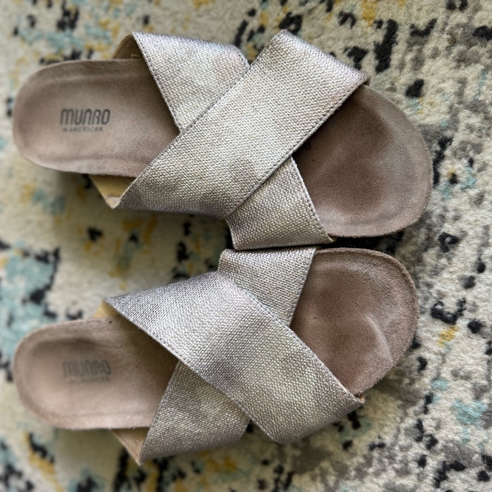 Munro Women's Metallic Cross-Strap Sandals